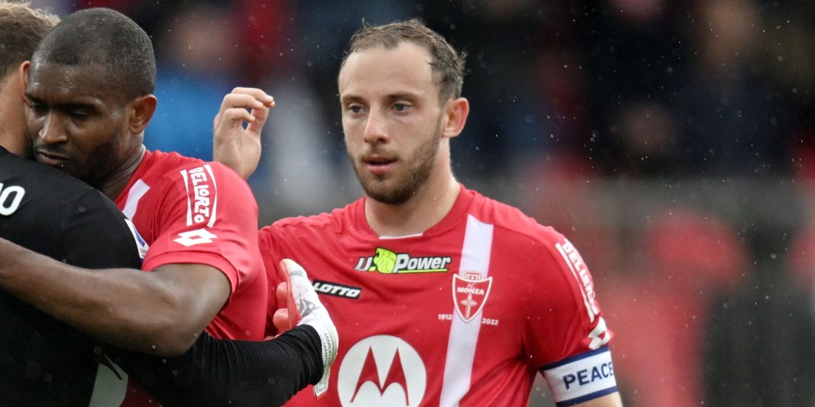 Forest could sign "impressive" £12k-p/w ace
