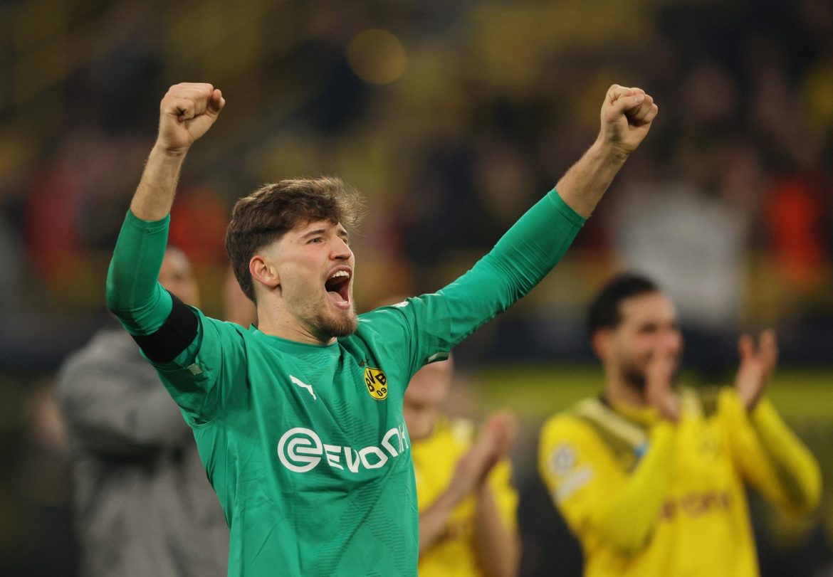 Meeting held: Man Utd make first move to sign Gregor Kobel