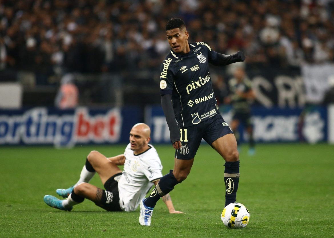 Nottingham Forest: "Late push" for Gabriel