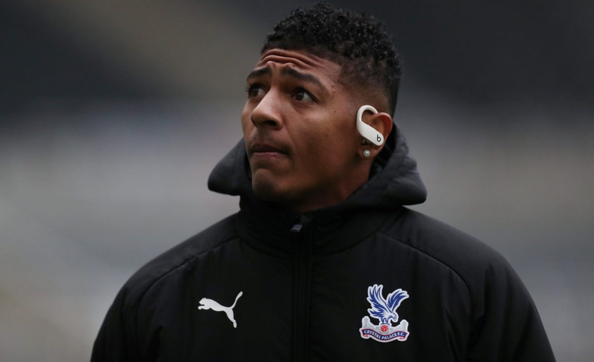 Crystal Palace: Jairo Riedewald deserves to keep his place despite Van Aanholt’s return